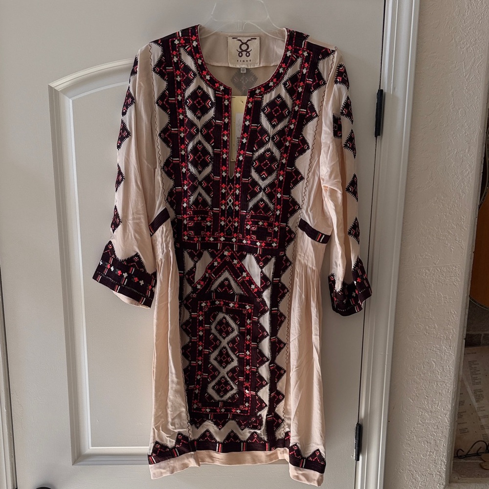 Chic Long Sleeve Dress with Burgundy and Cream Design